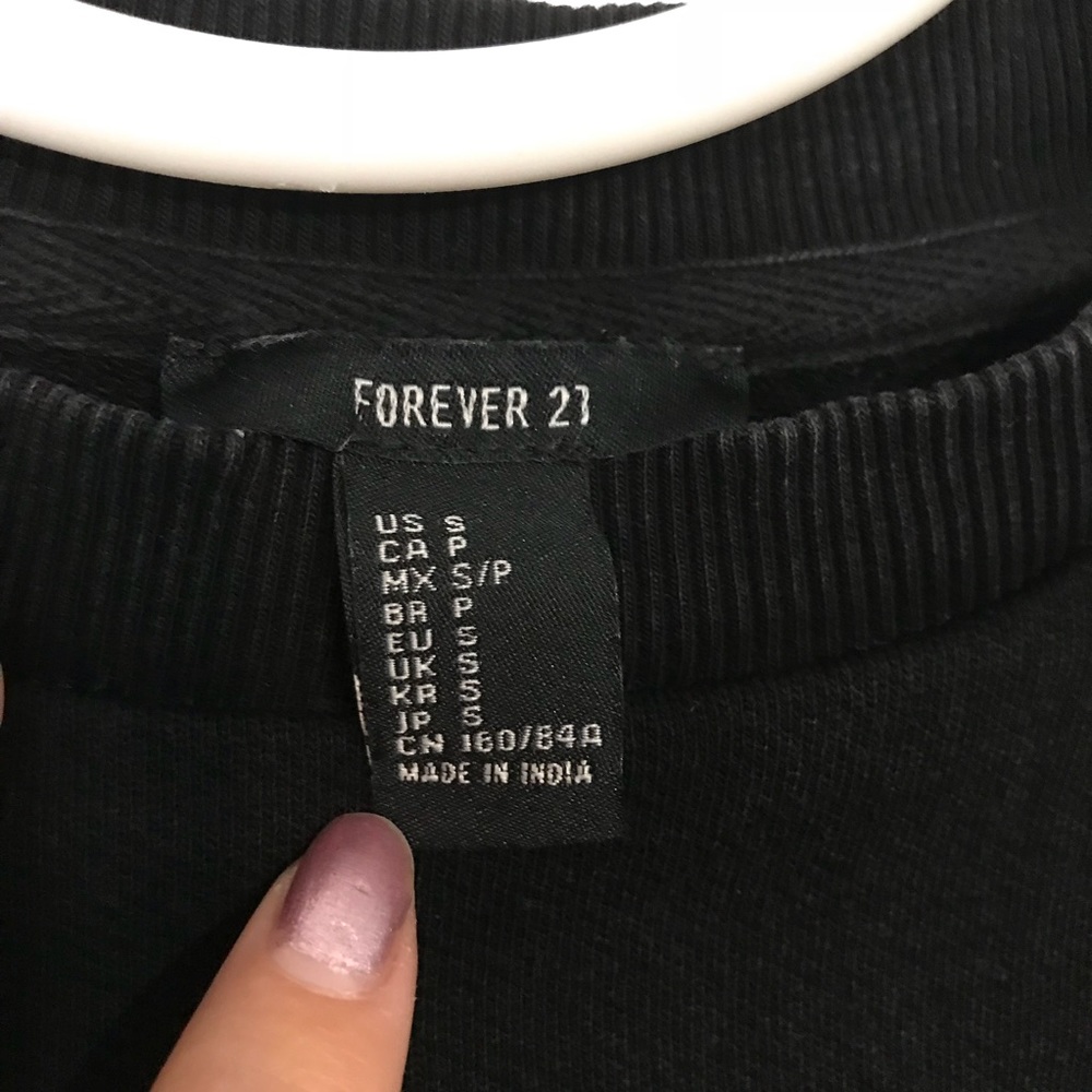 Forever 21  Black Peachy Sweater Smilie Face - Picture 4 of 4
